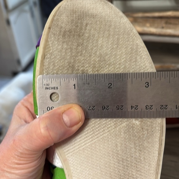 PRE OWNED CUSTOM HANDMADE PAINTED SCOOBY-DOO SLIP ON FLATS SHOES - Picture 14 of 15